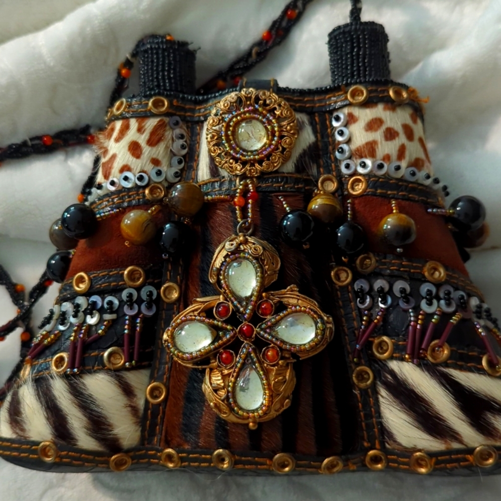 Beautiful Mary Francis Bag vintage camera